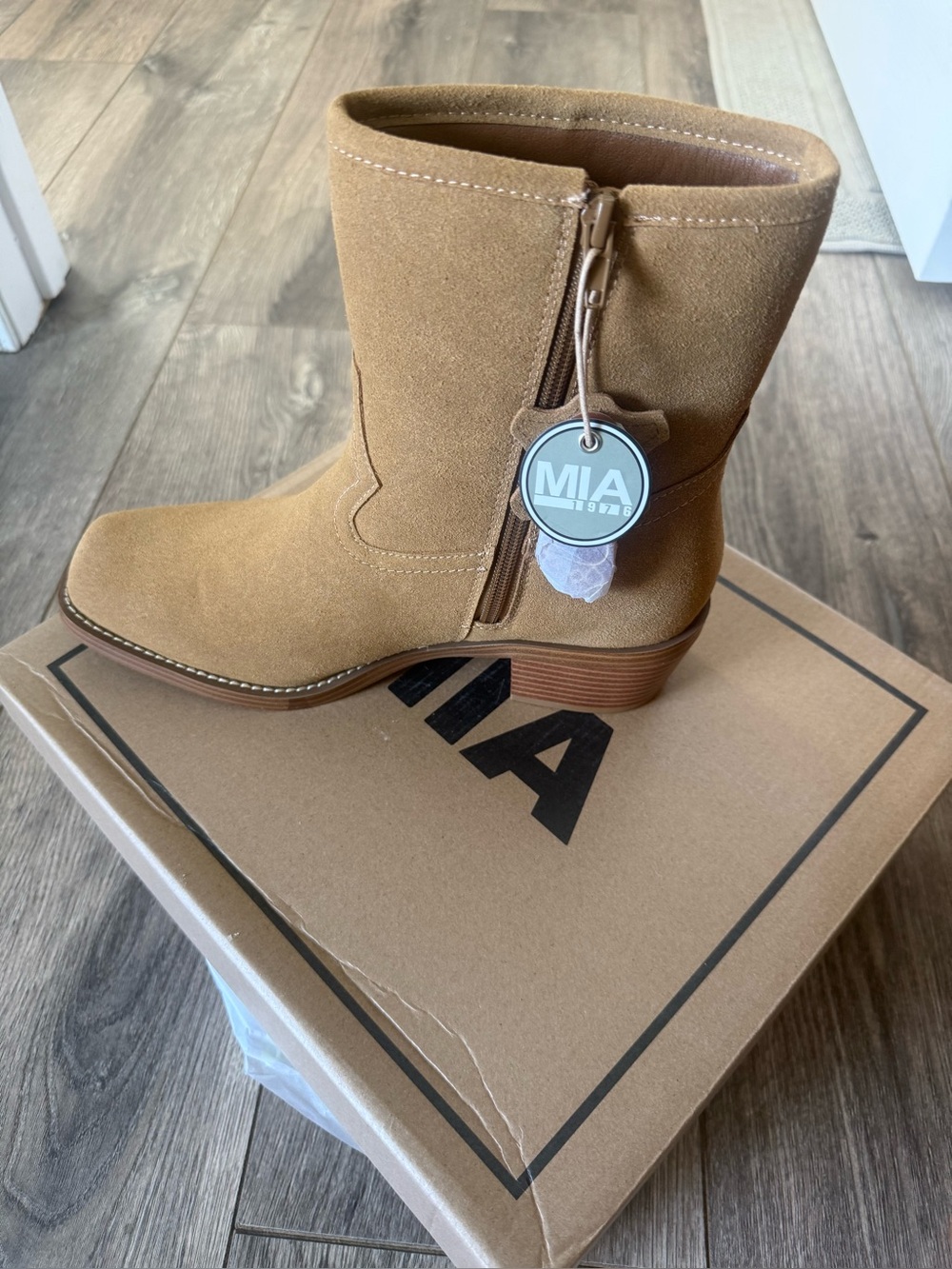 Linden Mia Leather Square Toe Bootie